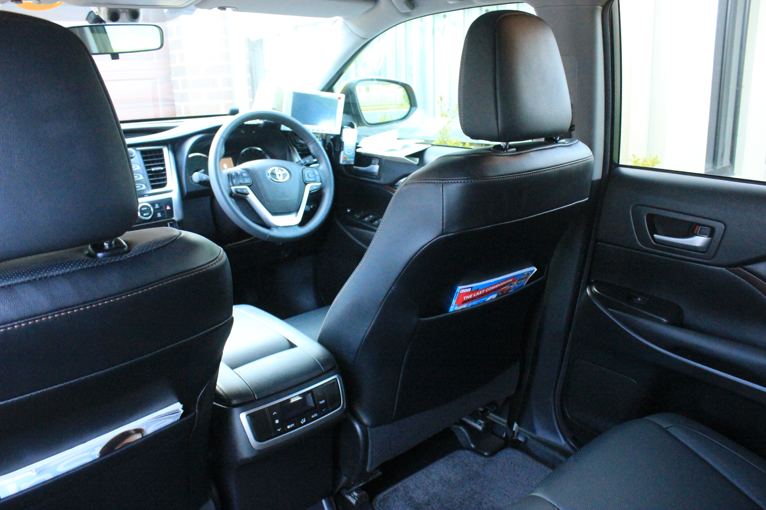 Melbourne Eastern Taxis - Clean, Premium Cars - Car Interior (Toyota Kluger GXL)